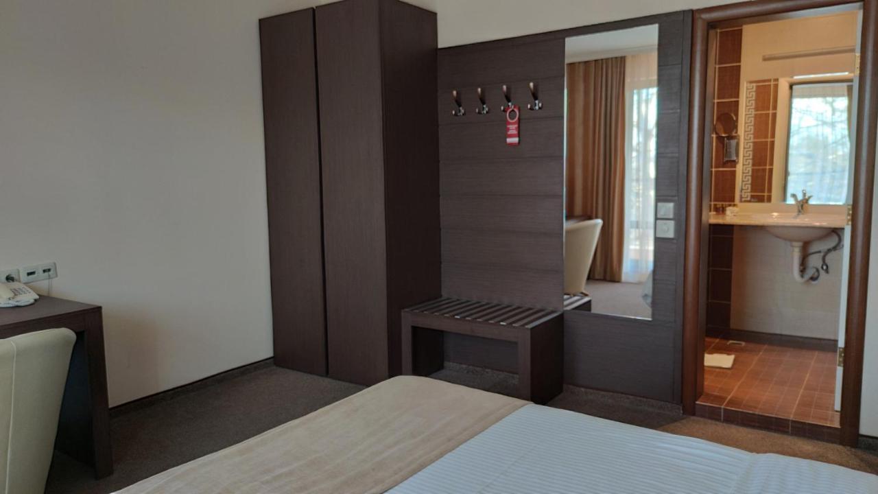 Spa Hotel Medicus Vrsjets Exteriör bild